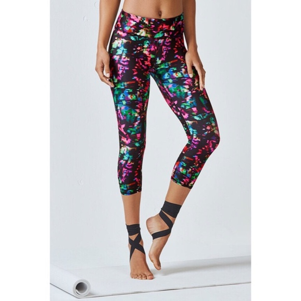 Fabletics New Salar Capri In Small Chroma Print